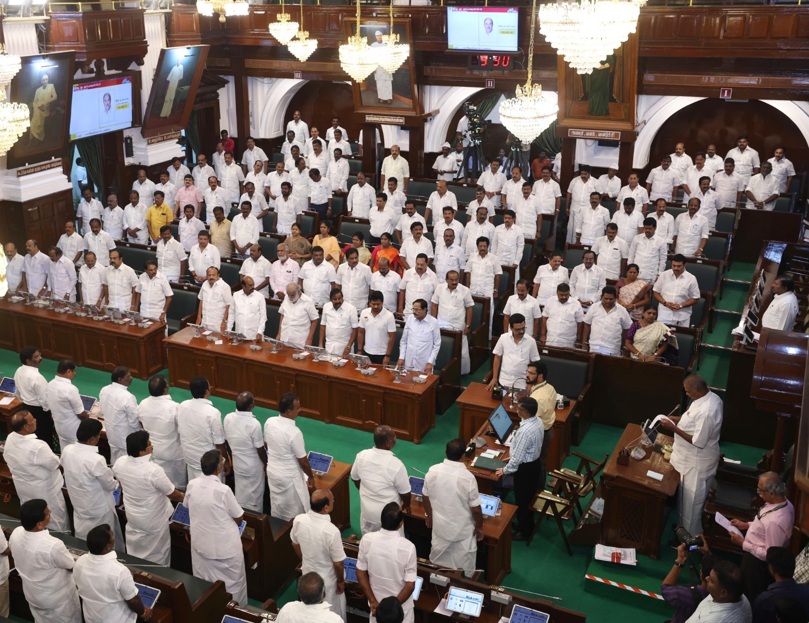 தமிழ்நாடு சட்டப்பேரவைக்கூட்டத்தொடர் நேற்று தொடங்கியது