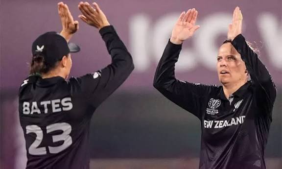 உலகக் கோப்பை: வங்காளதேசத்தை வீழ்த்தி நியூசிலாந்து பெண்கள் அணி முதல் வெற்றி