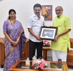 சி.பி.ராதா கிருஷ்ணனை முதல்வர் ஸ்டாலின் சந்திப்பு