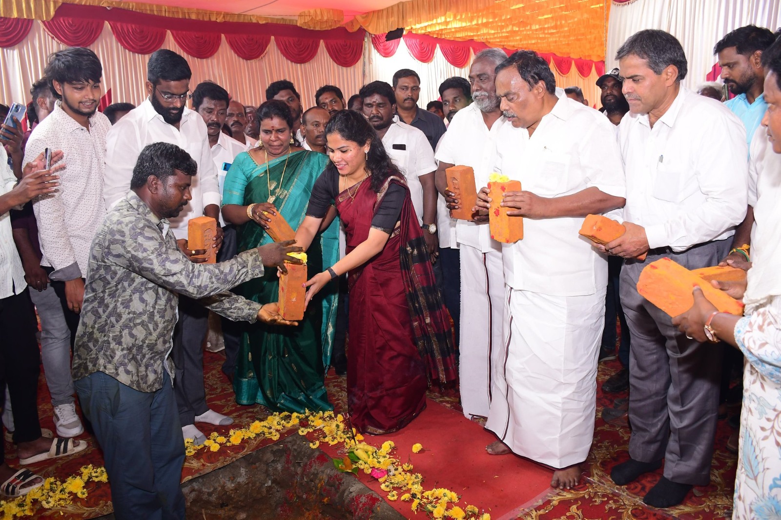 ரூ.54.30 லட்சம் மதிப்பீட்டில் பெண்கள் உடற்பயிற்சிக் கூட கட்டுமானப் பணி