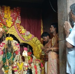 செய்யாறு -பைங்கினர் அருள்மிகு ஸ்ரீ ஆதிபராசக்தி கோயில்- ஸ்ரீ சுப்பிரமணியர் சன்னதியில் சிறப்பு அபிஷேகம்: