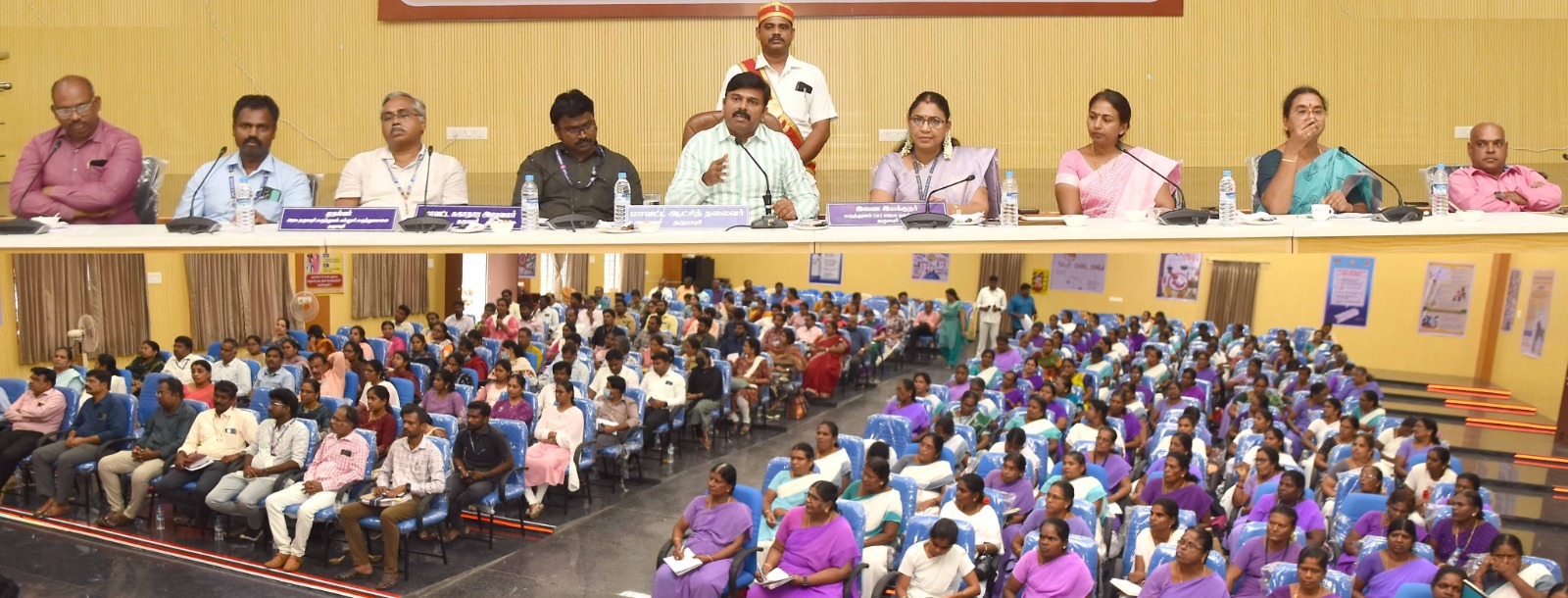 மருத்துவர்கள் மற்றும் பணியாளர்களுடனான விழிப்புணர்வு கூட்டம்