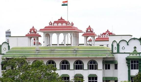 வன்கொடுமை வழக்குகளில் பொய் சாட்சியத்துக்கு மரண தண்டனை: மத்திய அரசு பதிலளிக்க ஐகோர்ட் கிளை உத்தரவு