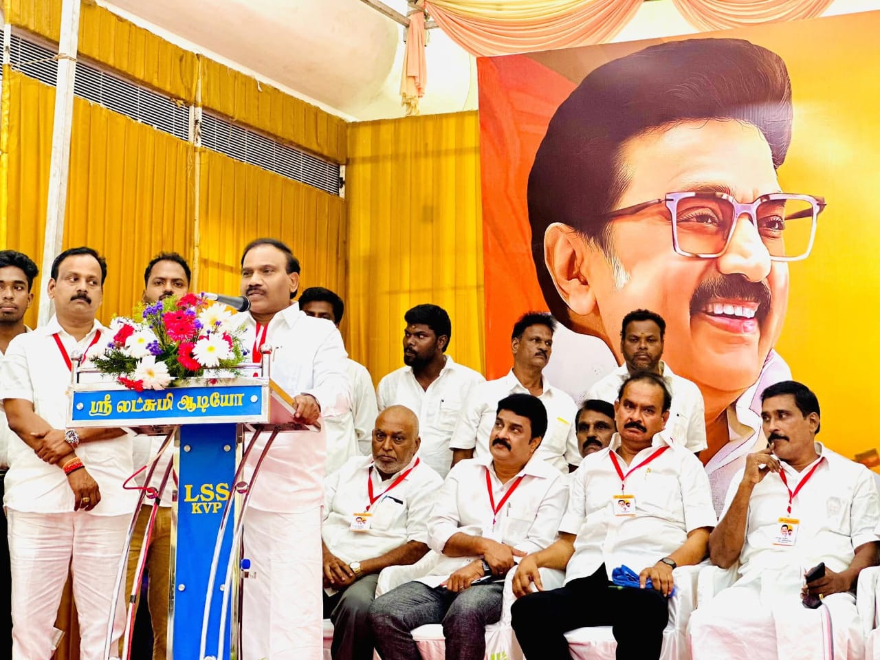 கவரப்பேட்டை பகுதியில் கும்மிடிப்பூண்டி - பொன்னேரி தொகுதிக்குட்பட்ட பாக பொறுப்பாளர்கள் ஆலோசனை கூட்டம்