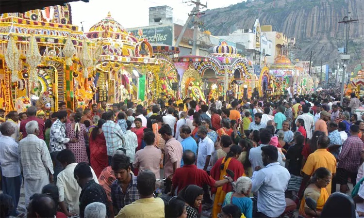 கிருஷ்ணகிரி பழையபேட்டை பகுதியில் நடந்த நவராத்திரி விழா