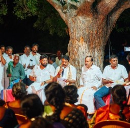 காரைக்குடி, சங்கராபுரத்தில் நெசவாளர் காலனியில் பாஜ சார்பில் நடந்த , கிராமசபைக் கூட்டம்