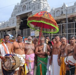 சுப்பிரமணிய சுவாமி கோயிலில் நேற்று தீர்த்தவாரி