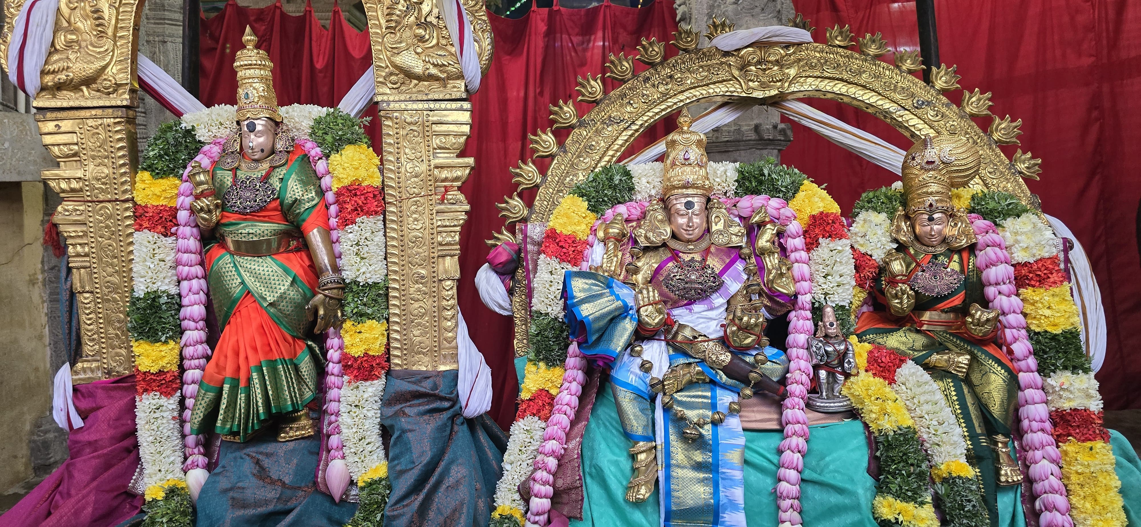 மதுரை அருள்மிகு மீனாட்சி_சுந்தரேசுவரர்_திருக்கோயில்-நவராத்திரி_திருவிழா*-2025