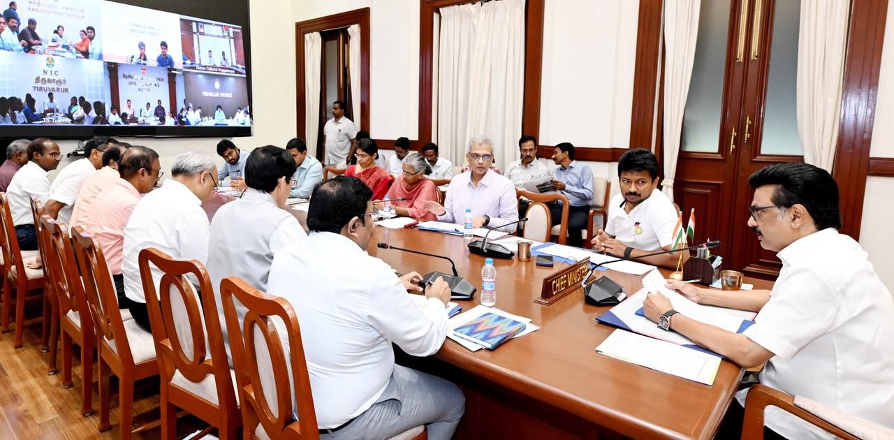 கனமழையை எதிர்கொள்வது குறித்து, முதல்வர் ஸ்டாலின் காணொலிக் காட்சி வாயிலாக நேற்று ஆலோசனை