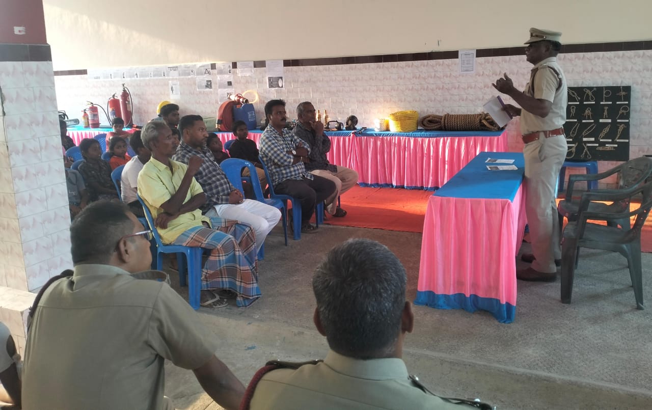 *தீயணைப்பு துறை சார்பில் வாங்க கற்றுக் கொள்வோம்: விழிப்புணர்வு...!*