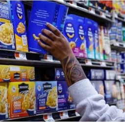 நீளும் அரசு முடக்கம்: 4.2 கோடி அமெரிக்கர்கள் உணவு நெருக்கடிக்கு உள்ளாகும் அபாயம்!