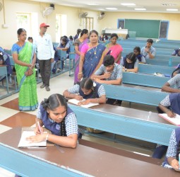 தமிழ் வளர்ச்சித்துறை சார்பில், பள்ளி மாணவ, மாணவியருக்கு கட்டுரைப் போட்டி