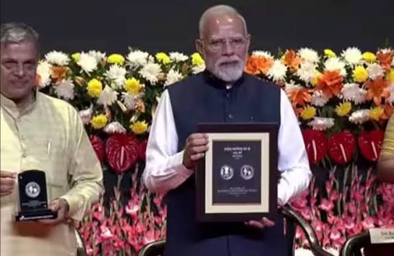 டெல்லியில் நூற்றாண்டு நிறைவு விழாவில் அஞ்சல் தலை வெளியீடு