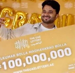 அம்மாவின் பிறந்தநாளை அடிப்படையாக வைத்து வாங்கிய டிக்கெட்: யுஏஇ லாட்டரியில் இந்தியருக்கு ரூ.240 கோடி பரிசு