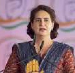 அரசு பள்ளி கட்டிடம் சேதம்: பிரியங்கா காந்தி கோரிக்கை