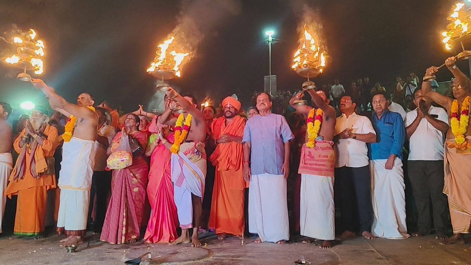 கன்னியாகுமரி முக்கடல் சங்கமத்தில் மகா சமுத்திர தீர்த்த ஆரத்தி