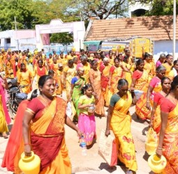 விளாத்திகுளத்தில் தேவர் மகாஜன சங்கம் சார்பில் 118 பால்குட ஊர்வலம்