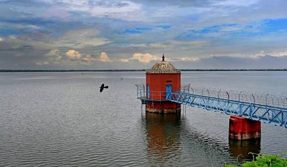 நீர் வரத்து அதிகரிப்பு: புழல் ஏரியிலிருந்து மீண்டும் உபரி நீர் திறப்பு