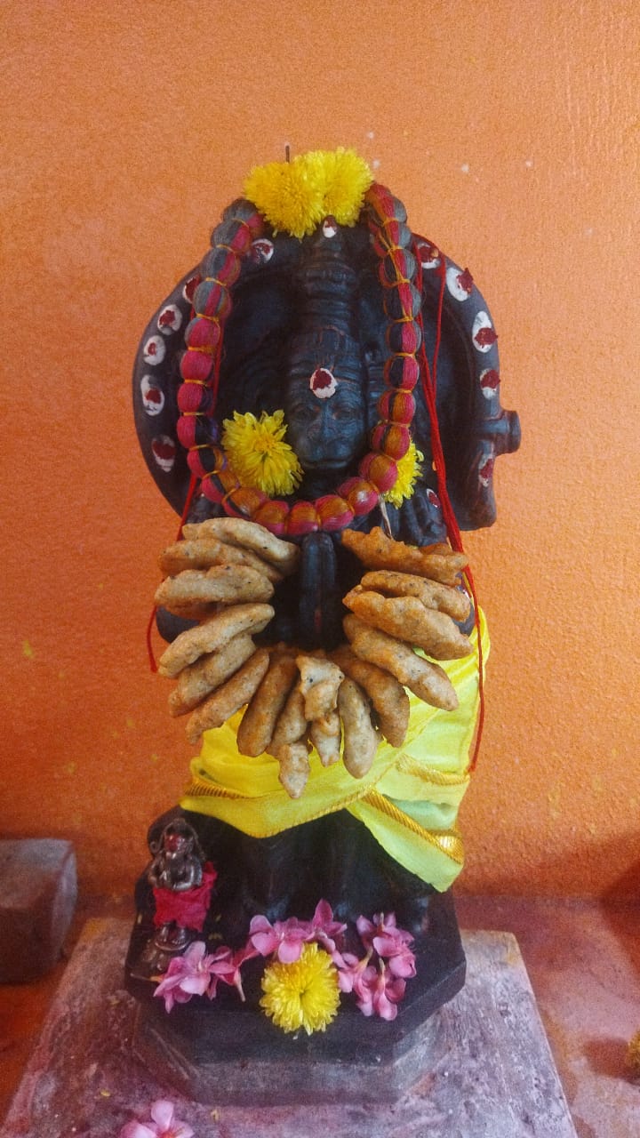 குருவாயூரப்பன் ஆலயத்தில் ஆஞ்சநேயர் வடைமாலை