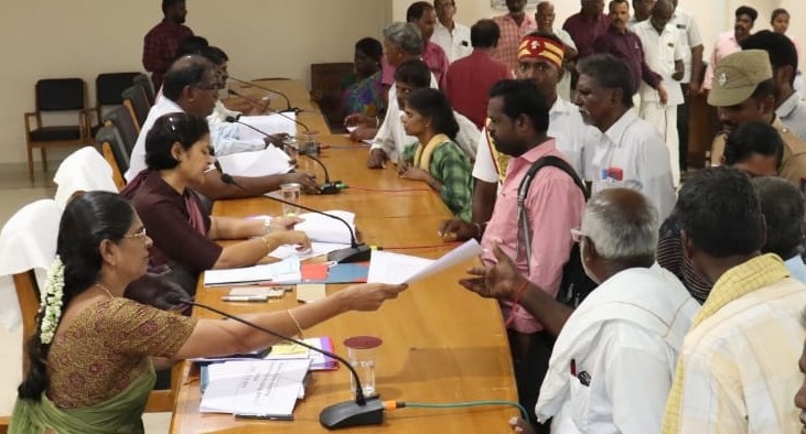 கலெக்டர் சந்திரகலா தலைமையில் மக்கள் குறைத்தீர்வு கூட்டம்
