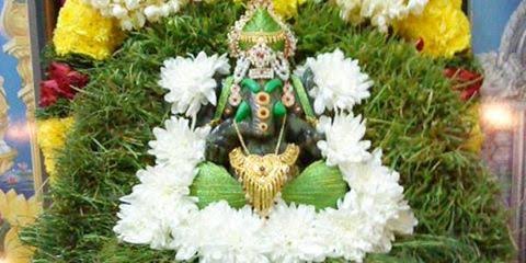 ஒவ்வொரு கிழமையிலும் இறைவனை வழிபட வேண்டிய மலர்களும் அதன் பயன்களும்