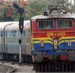 ஓடும் ரயிலில் மொபைல் போனை தவறவிட்டு அபாய சங்கிலியை இழுத்தால் அபராதம்; ஆர்.பி.எப்., எச்சரிக்கை