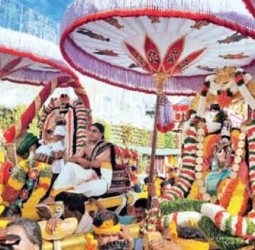 திருப்பதி கோயில் பிரம்மோற்சவம் 5வது நாள் மோகினி அலங்காரத்தில் ஏழுமலையான் பவனி