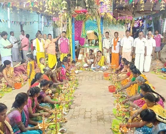 அழகு வள்ளியம்மன் கோவிலில் திருவிளக்கு பூஜை