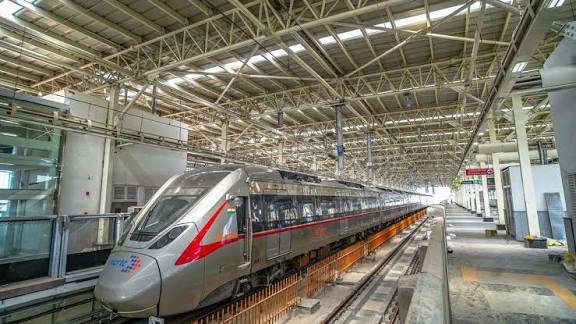 டெல்லி - மீரட் வழித்தடத்தில் நமோ பாரத் ரயில் 160 கி.மீ வேகத்தில் பயணம்