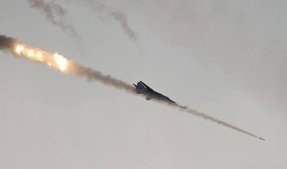 பாகிஸ்தான் விமானப்படை தாக்குதலில் அப்பாவி மக்கள் 30 பேர் உயிரிழப்பு