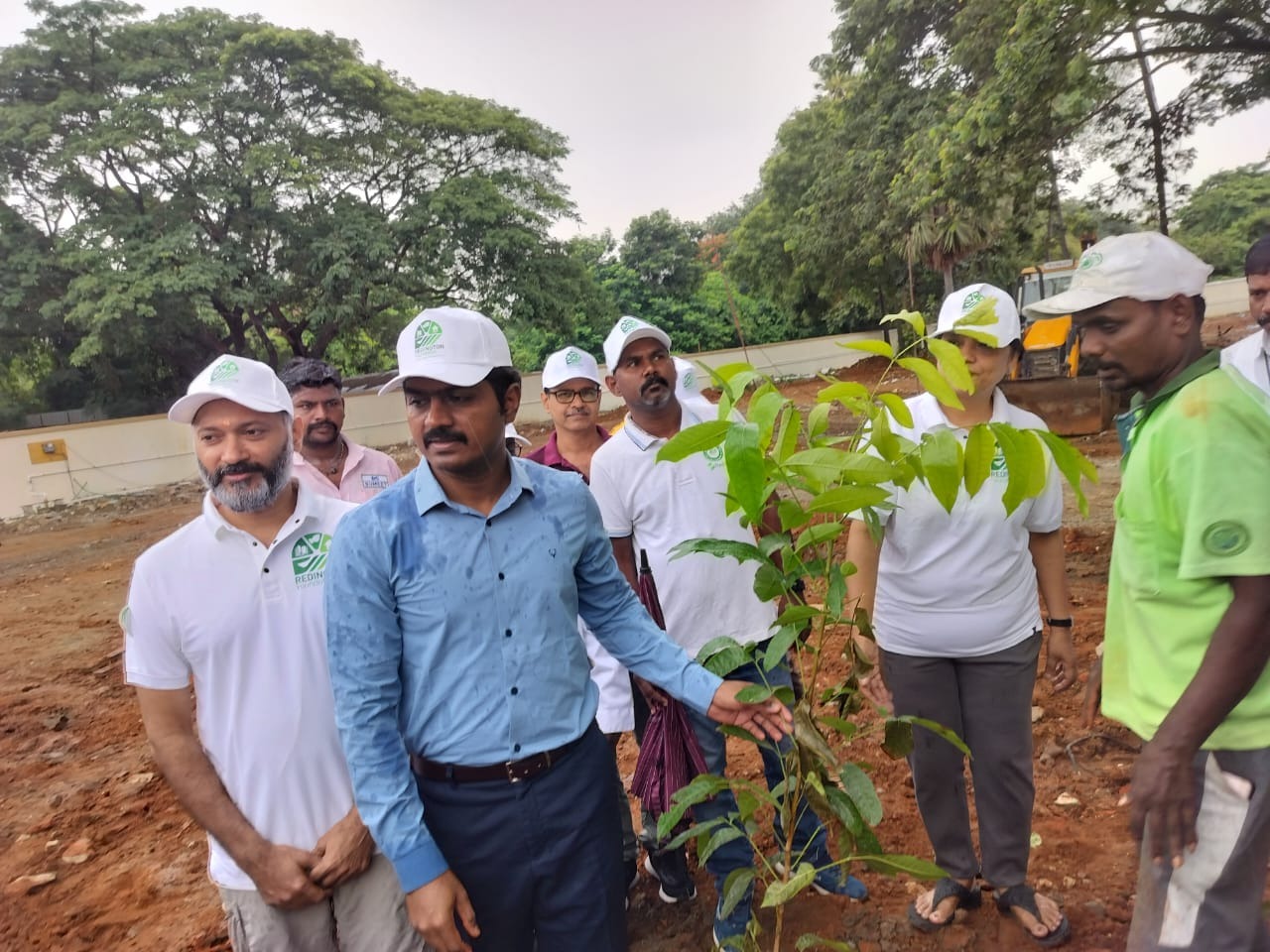 செங்கல்பட்டு மாவட்ட மருத்துவமனையில், எக்ஸ்னோரா சார்பில் மகிழம், புங்கம், வேப்பம், அரசம் என 150 மரக்கன்றுகள் நடும் விழா
