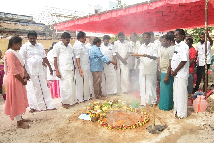 சோழவந்தான் அரசு மருத்துவமனைக்கு ரூ 3.5 கோடி மதிப்பில் கூடுதல் கட்டிடம் கட்டுவதற்கான பூமி பூஜை