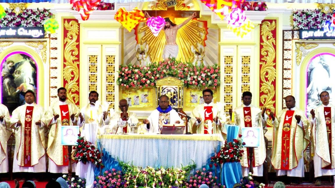 புகழ்பெற்ற குன்னூர் புனித ஆரோக்கிய அன்னை தேர் திருவிழா