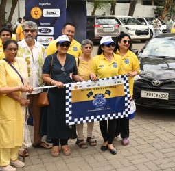 பார்வையற்றோருக்கான சங்கத்தின் தமிழ்நாடு பிரிவு மற்றும் ஃபோர்டு நிறுவனம் சார்பில், பார்வையற்றவர்களுடன் கார் பேரணி