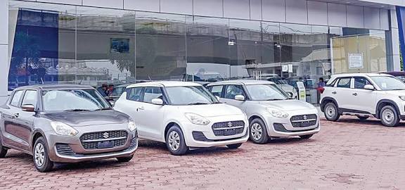 ஒரே நாளில் 30,000 கார்களை விற்றது மாருதி - ஜிஎஸ்டி வரி குறைப்பால் வர்த்தகத்தில் எழுச்சி!