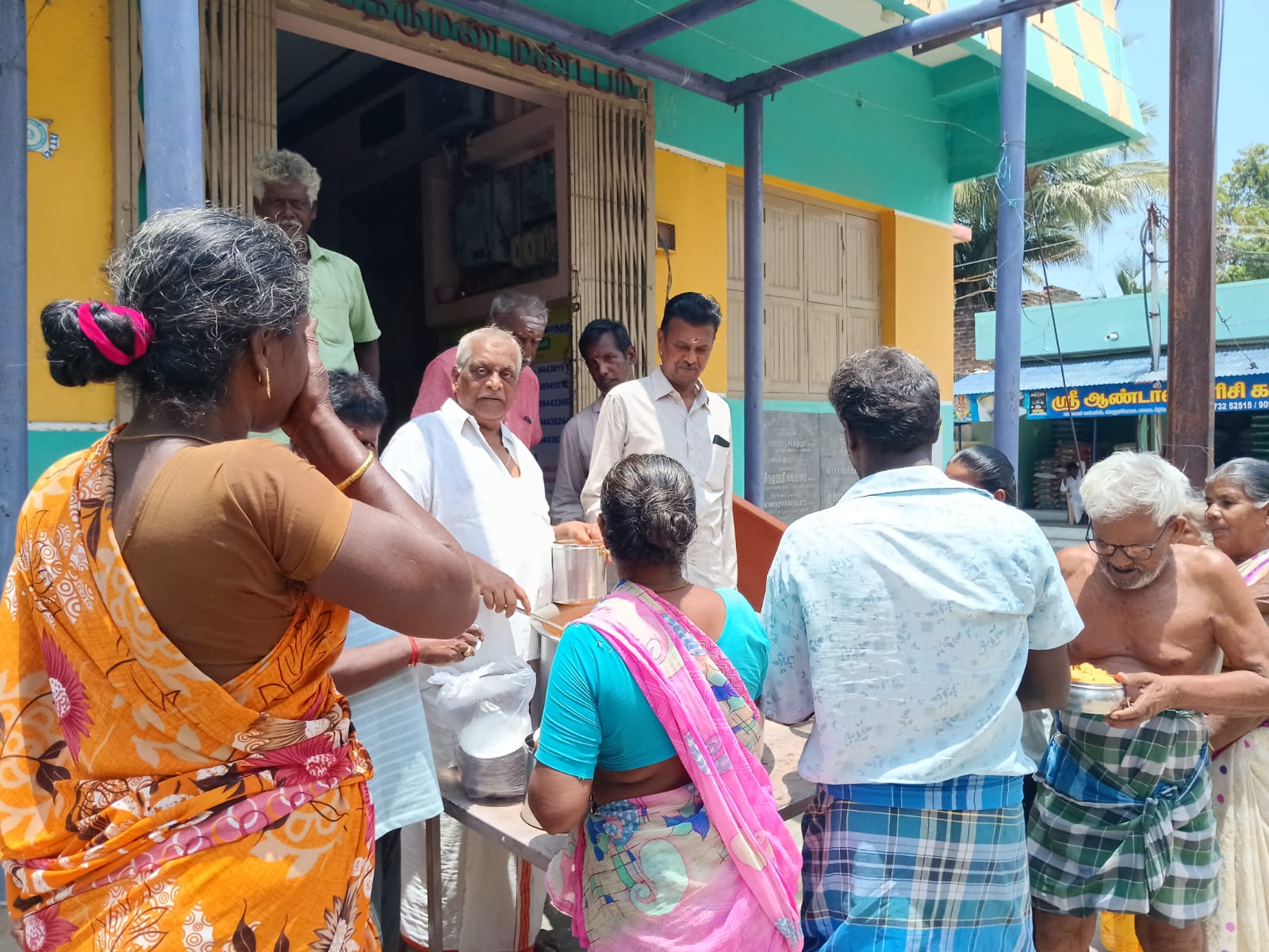 மகாளயபட்சம் அன்னதானம்.,...........