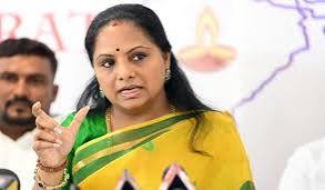 பிஆர்எஸ் கட்​சியிலிருந்து மேலவை உறுப்பினர் கவிதா சஸ்பெண்ட்: மகள் மீது கே.சந்திரசேகர ராவ் ஒழுங்கு நடவடிக்கை