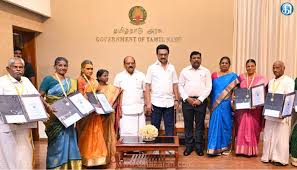 சிறந்த கைவினைஞர்களுக்கு ‘வாழும் கைவினைப் பொக்கிஷம்’ விருது; பூம்புகார் விருது: முதல்வர் ஸ்டாலின் வழங்கினார்