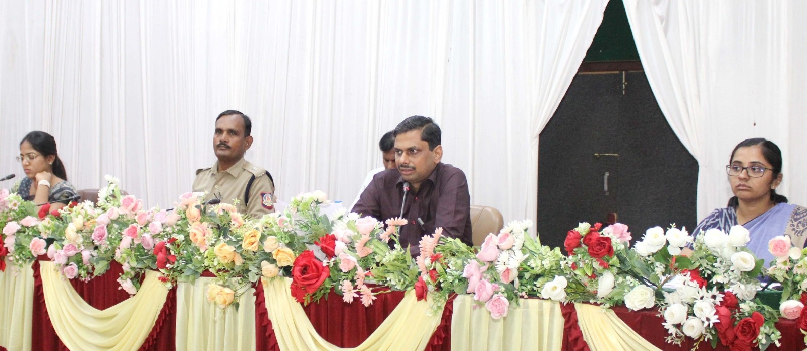 குலசேகரன்பட்டினம் தசரா திருவிழா முன்னேற்பாடுகள் குறித்து நடைபெற்ற கலந்தாய்வு