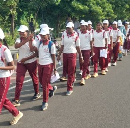 திருச்சியில் கல்லூரி மாணவிகள் விழிப்புணர்வு பேரணி