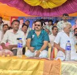 முன்னாள் எம்.பியான எனக்கு அதிமுகவில் எந்த பொறுப்பும் கொடுக்கவில்லை: நடிகர் ராமராஜன்