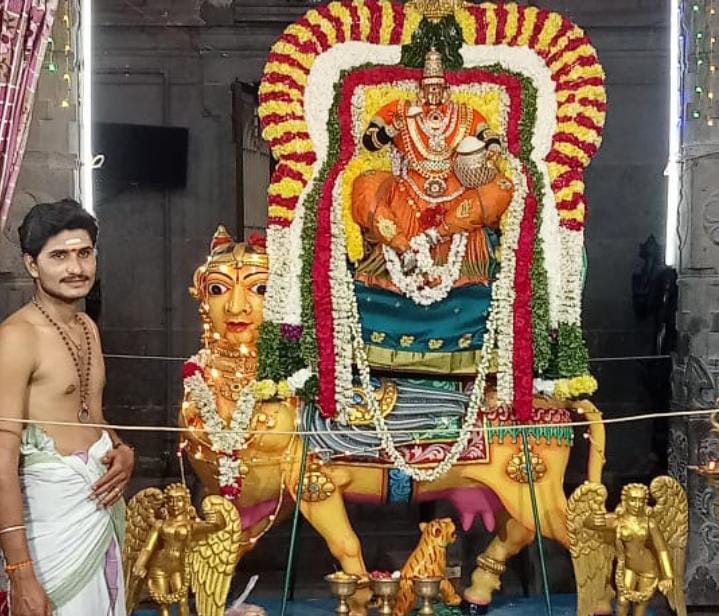 திருவண்ணாமலை செப் -25 ஸ்ரீ வாசவி கன்யகா பரமேஸ்வரி அம்மன் ஆலயத்தில் நவராத்திரி விழா 3-ஆம் நாள்