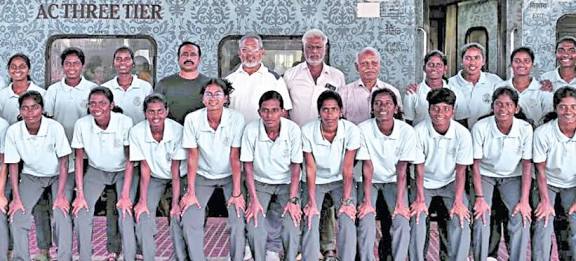 தேசிய சீனியர் சாம்பியன்ஷிப்பில் பங்கேற்கும் தமிழக மகளிர் கால்பந்து அணிக்கு திருச்சியில் வழியனுப்பு விழா