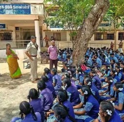 சி. முட்லூர்: அரசு பள்ளியில் விழிப்புணர்வு
