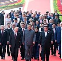 சீன ராணுவ அணிவகுப்பில் ரஷ்யா, வட கொரிய தலைவர்கள் பங்கேற்பு: அமெரிக்க அதிபர் ட்ரம்ப் விமர்சனம்