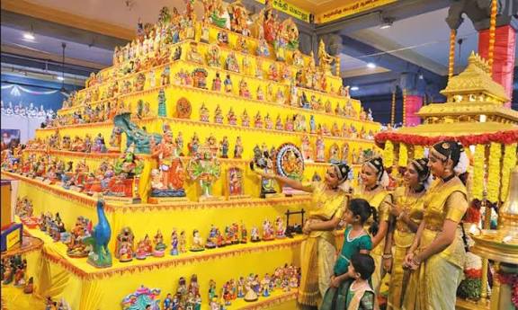 நவராத்திரி கோலாகல ஆரம்பம்: வடபழனி முருகன் கோவிலில் ‘சக்தி கொலு’