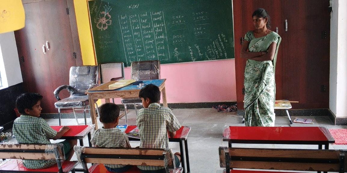 டீ பாஞ்சாலம் வாழை வராகி அம்மன் கோவிலில் பரிவர்த்தன ஏகாதசி சிறப்பு அலங்காரம்