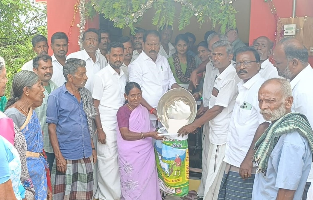 அரூர் தொகுதி சிட்டிலிங் ஊராட்சி எஸ்.தாதம்பட்டி கிராமத்தில் புதிய ரேஷன் கடை