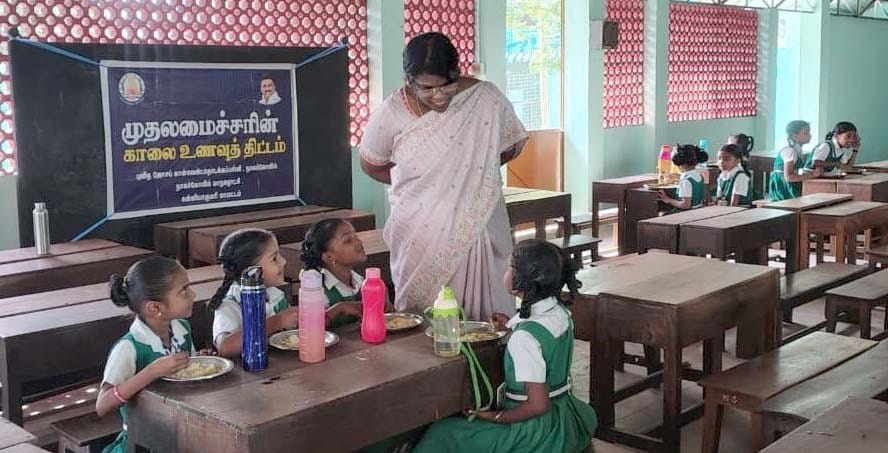காலை உணவு திட்டம்- அழகு மீனா ஆய்வு