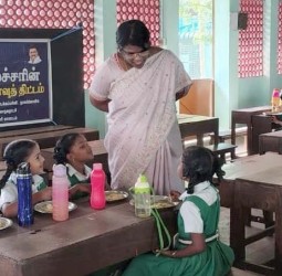 காலை உணவு திட்டம்- அழகு மீனா ஆய்வு